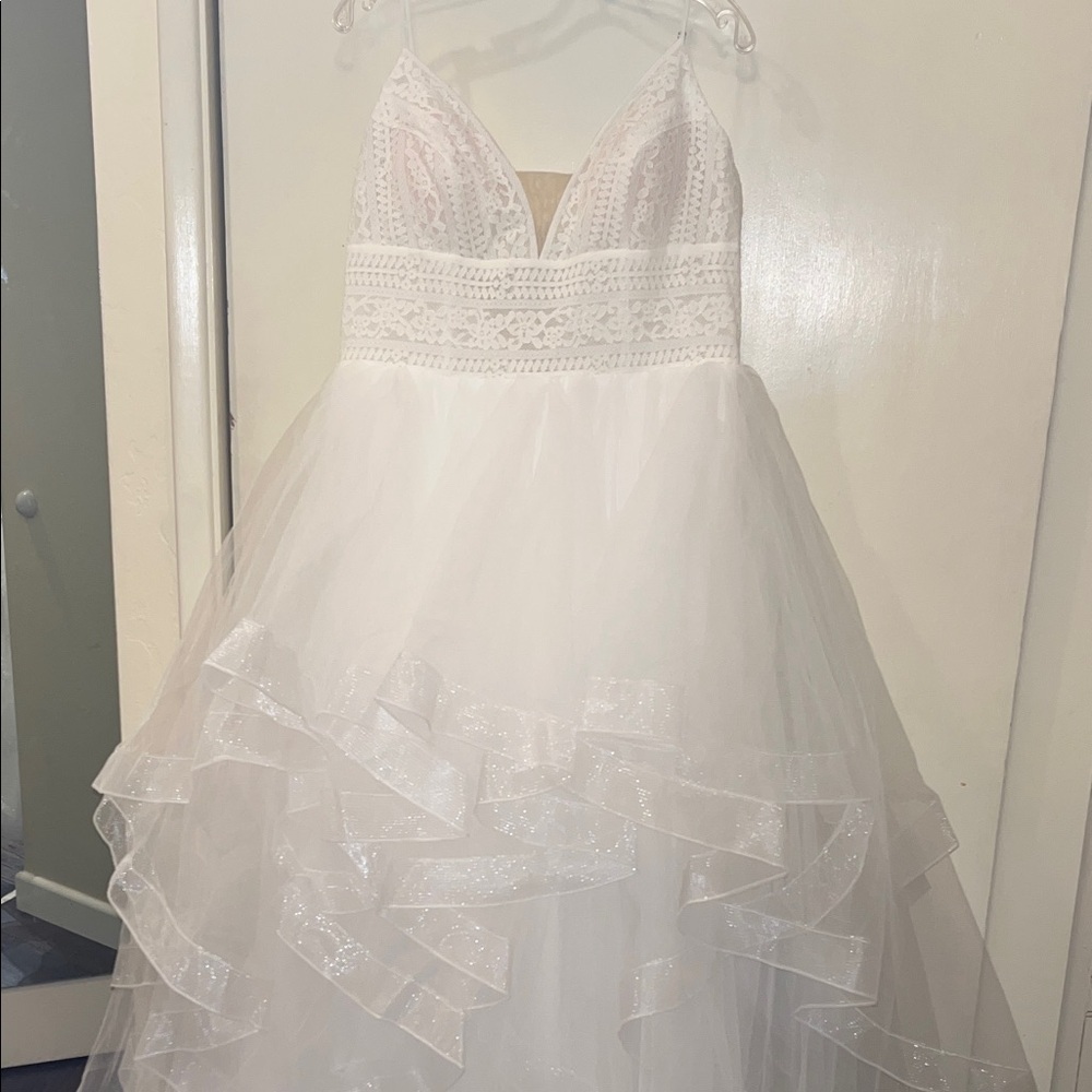 Elegant White Lace Wedding Dress New size 14/16